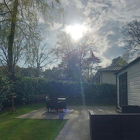Chalet Wanama. Gelegen Op Het Vakantiepark Het Lierderholt Op De Veluwe. Beekbergen Exterior foto