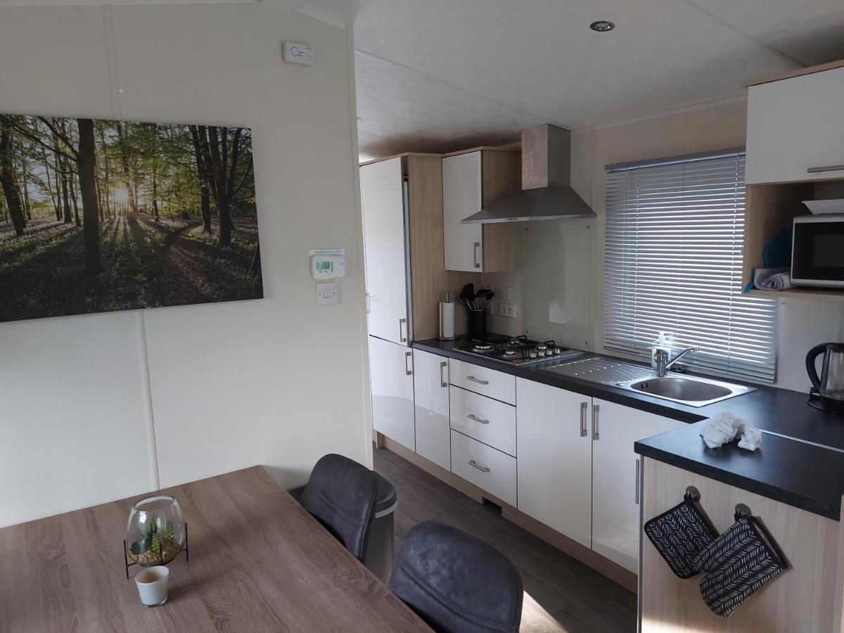 Chalet Wanama. Gelegen Op Het Vakantiepark Het Lierderholt Op De Veluwe. Beekbergen Exterior foto
