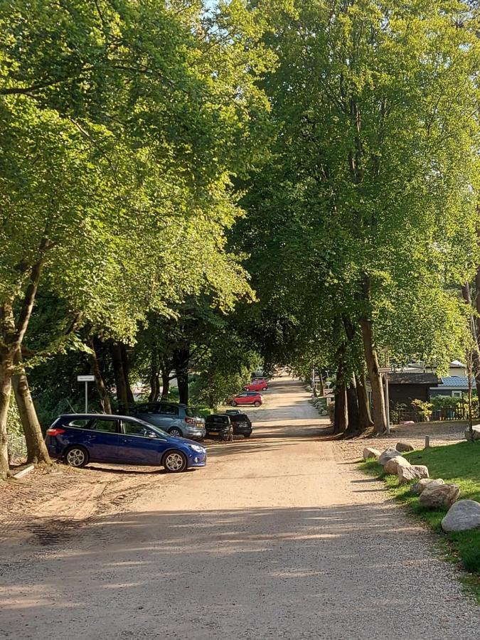 Chalet Wanama. Gelegen Op Het Vakantiepark Het Lierderholt Op De Veluwe. Beekbergen Exterior foto